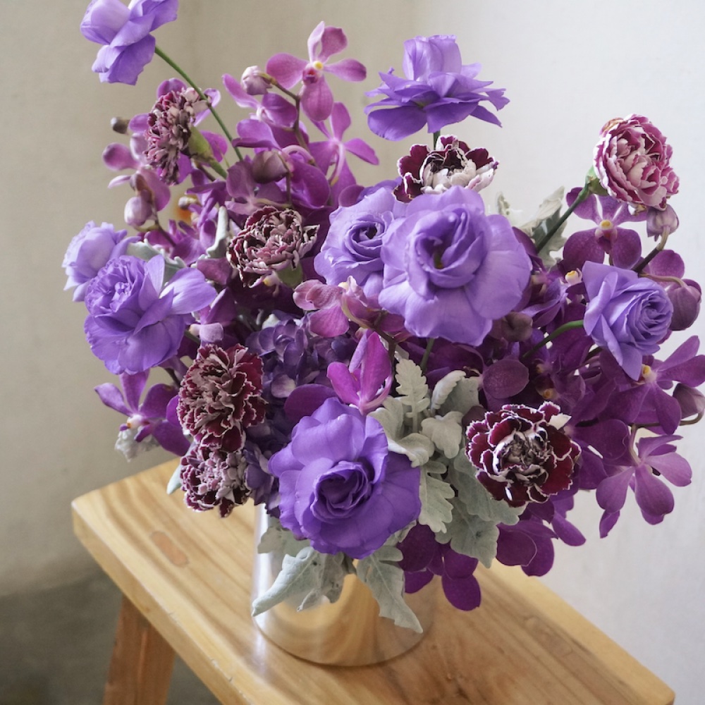 housewarming-harmony-floral-presentation-etiquette